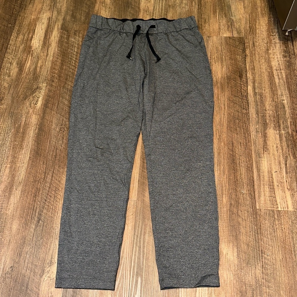 Lululemon Athletica On the‎ Fly Jogger Drawsting Pants size 8 Nylon Blend